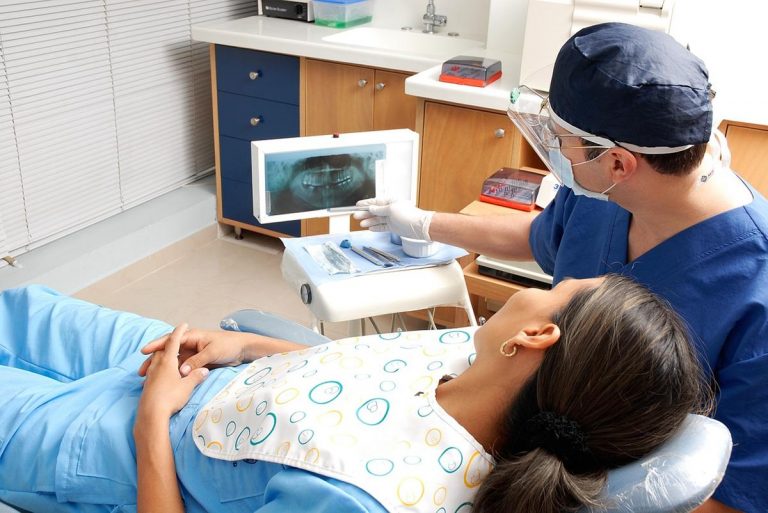 Noszenie aparatu ortodontycznego ma wiele zalet dla naszego zdrowia