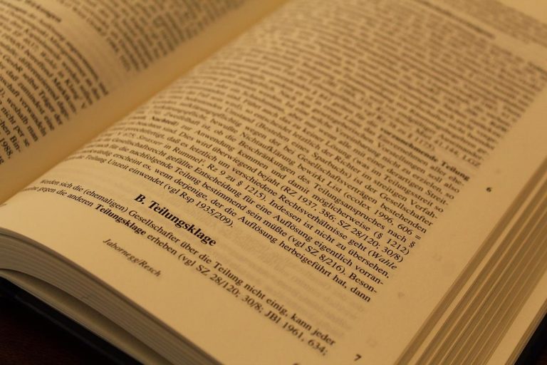 Pomoc prawna na miejscu – dlaczego warto mieć zaufanego adwokata w zielonej górze